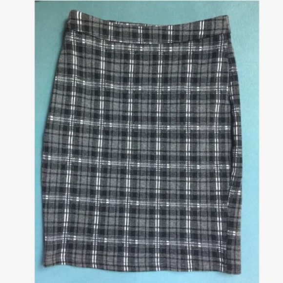 Plaid Bodycon Skirt - Picture 7 of 10